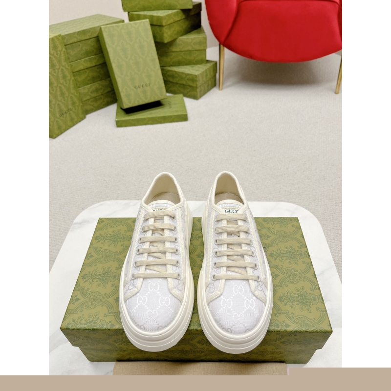 G*u*i casual shoes